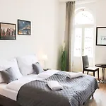 Rose And Aparthotel 3*