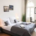 Apart-hotel Rose And 3*
