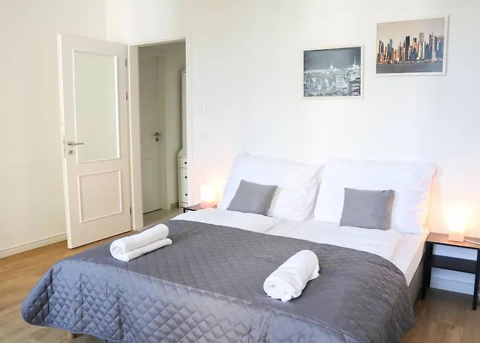 Aparthotel Rose And 3*