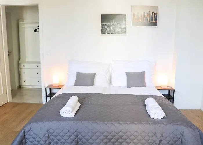 Hotel apartamentowy Rose And