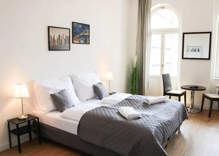 Hotel apartamentowy Rose And 3*
