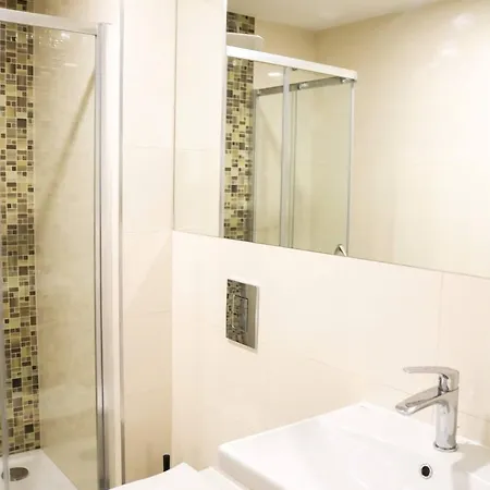 Rose And Aparthotel Praga